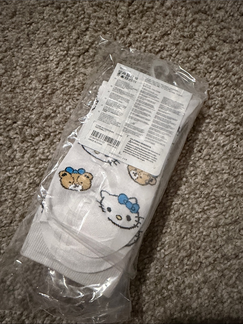 Hello Kitty Socks - Picture 6 of 6